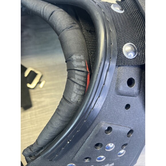 Schutt DS FLEX Football Shoulder Pads 28-30" Small 12-13" - Picture 6 of 11